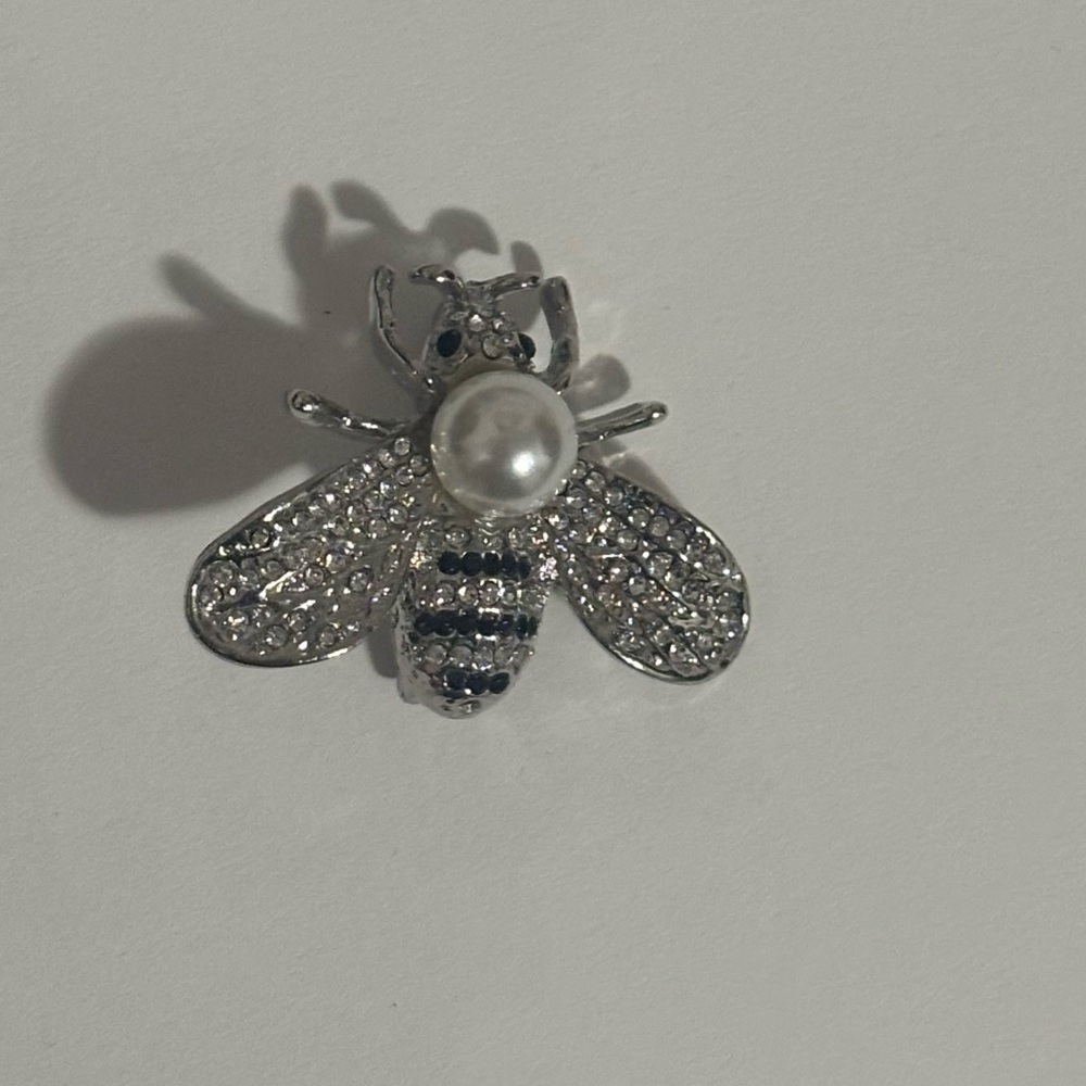 Bee Pin